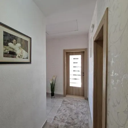 Ivana Apartman